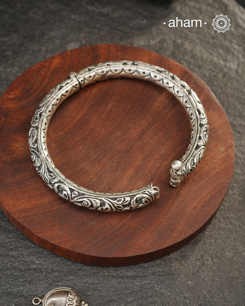 Chitai Work Silver Leg kada