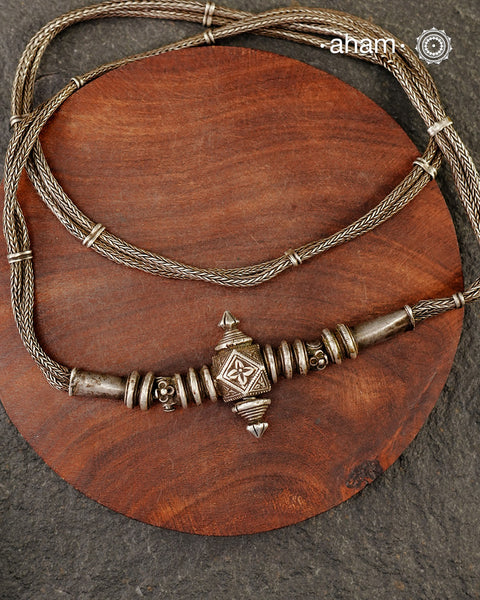 Vintage Tribal Silver waist belt from Karnataka.
Can also be worn as a neckpiece