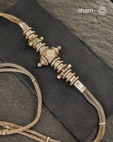 Vintage Tribal Silver waist belt from Karnataka.
Can also be worn as a neckpiece