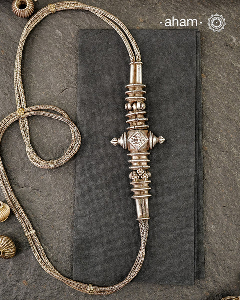 Vintage Tribal Silver waist belt from Karnataka.
Can also be worn as a neckpiece