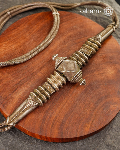 Vintage Tribal Silver waist belt from Karnataka.
Can also be worn as a neckpiece