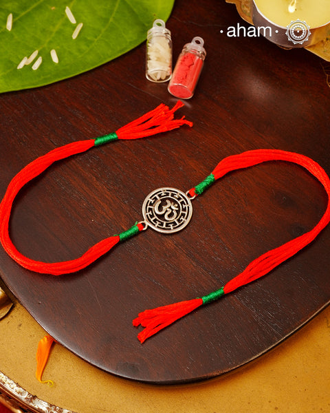 Make this Rakshabandhan memorable with this handcrafted silver Rakhi.&nbsp;

Shagun of Roli (kumkum) and Akshat (Chawal) is shipped along with each individual rakhi&nbsp; (India orders only)