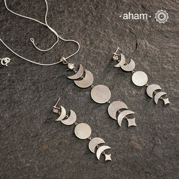 Contemporary light weight Sets in 92.5 silver. Perfect wear from Dawn to Dusk. Great as gifts this festive season