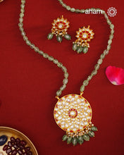 Exquisitely elegant, the&nbsp;heritage&nbsp;collection features traditional motifs and intricate kundan jadau work on gold-plated silver jewellery, a reflection of the rich culture of India. This collection is perfect for brides and bridesmaids.