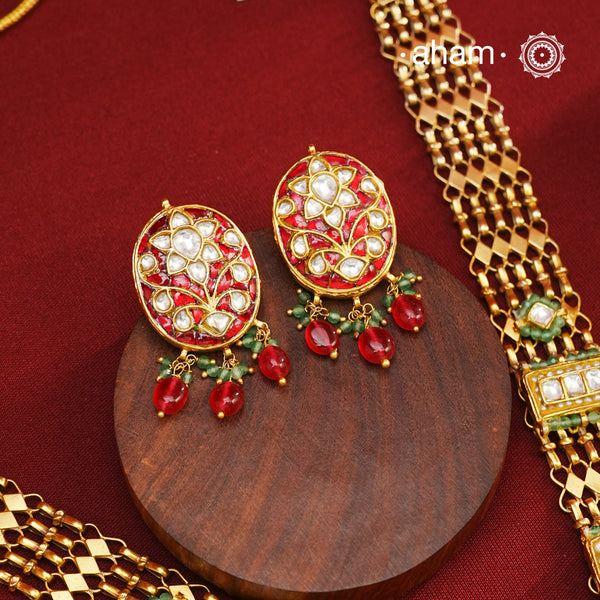 Exquisitely elegant, the heritage collection features traditional motifs and intricate kundan jadau work on gold-plated silver jewellery, a reflection of the rich culture of India. This collection is perfect for brides and bridesmaids.