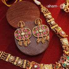 Exquisitely elegant, the heritage collection features traditional motifs and intricate kundan jadau work and stone inlay work on gold-plated silver jewellery, a reflection of the rich culture of India. This collection is perfect for brides for her special day.&nbsp;