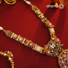 Exquisitely elegant, the heritage collection features traditional motifs and intricate kundan jadau work and stone inlay work on gold-plated silver jewellery, a reflection of the rich culture of India. This collection is perfect for brides for her special day.&nbsp;