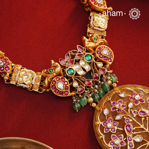 Exquisitely elegant, the heritage collection features traditional motifs and intricate kundan jadau work and stone inlay work on gold-plated silver jewellery, a reflection of the rich culture of India. This collection is perfect for brides for her special day.&nbsp;