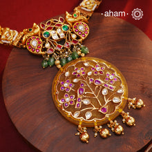 Exquisitely elegant, the heritage collection features traditional motifs and intricate kundan jadau work and stone inlay work on gold-plated silver jewellery, a reflection of the rich culture of India. This collection is perfect for brides for her special day.&nbsp;