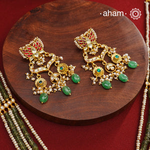 Exquisitely elegant, the heritage collection features traditional motifs and intricate kundan jadau work on gold-plated silver jewellery, a reflection of the rich culture of India. This collection is perfect for brides and bridesmaids.