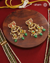 Exquisitely elegant, the heritage collection features traditional motifs and intricate kundan jadau work on gold-plated silver jewellery, a reflection of the rich culture of India. This collection is perfect for brides and bridesmaids.