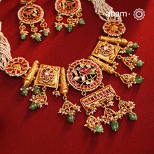 Exquisitely elegant, the heritage collection features traditional motifs and intricate kundan jadau work on gold-plated 92.5 silver jewellery, a reflection of the rich culture of India. This collection is perfect for brides and bridesmaids.