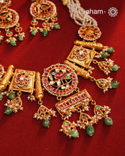 Exquisitely elegant, the heritage collection features traditional motifs and intricate kundan jadau work on gold-plated 92.5 silver jewellery, a reflection of the rich culture of India. This collection is perfect for brides and bridesmaids.