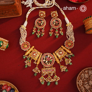 Exquisitely elegant, the heritage collection features traditional motifs and intricate kundan jadau work on gold-plated 92.5 silver jewellery, a reflection of the rich culture of India. This collection is perfect for brides and bridesmaids.