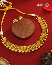 Exquisitely elegant, the heritage collection features traditional motifs and intricate workmanship on gold-plated silver jewellery, a reflection of the rich culture of India. This collection is perfect for brides and bridesmaids.