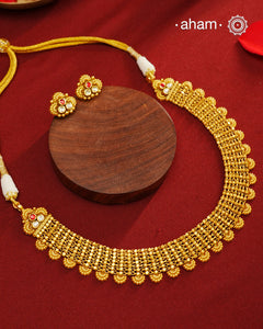 Exquisitely elegant, the heritage collection features traditional motifs and intricate workmanship on gold-plated silver jewellery, a reflection of the rich culture of India. This collection is perfect for brides and bridesmaids.