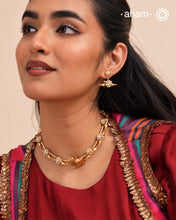 Exquisitely elegant, the heritage collection features traditional motifs and intricate workmanship on gold-plated silver jewellery, a reflection of the rich culture of India. This collection is perfect for the upcoming festivities.