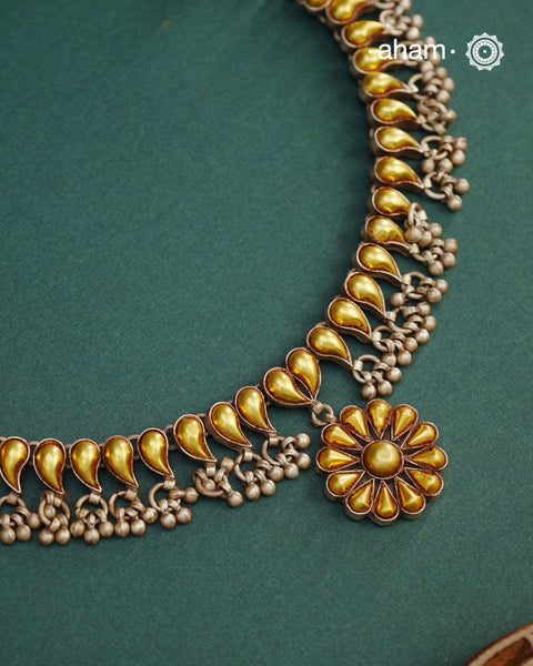 Bandhel Two Tone Silver Neckpiece