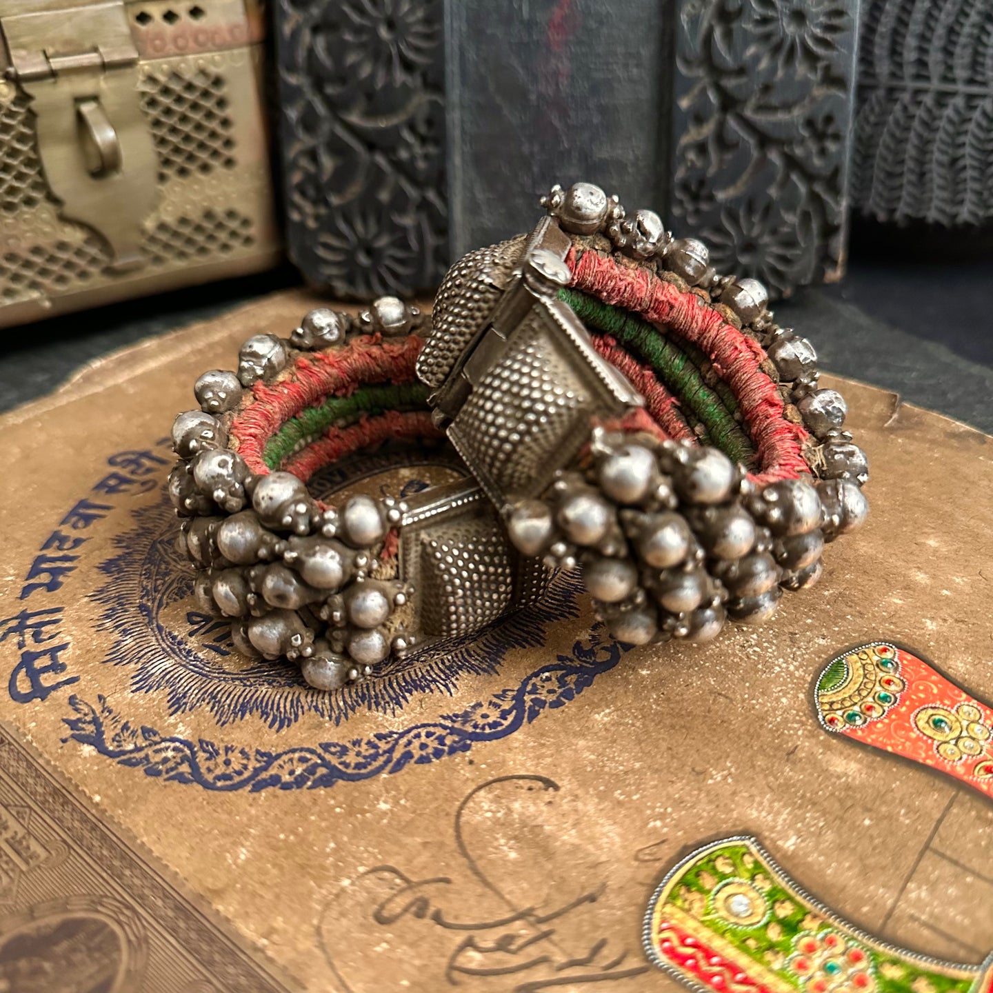 Vintage silver pauchi with intricate work, handcrafted by skilful artisans. Beautiful piece from a bygone era, that bring back memories and stories of that time  (price is for one piece only, add two to cart incase you want a pair) 