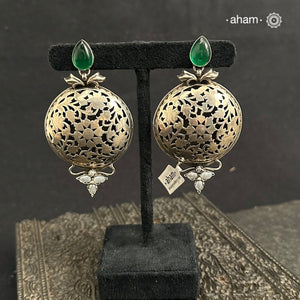 Beautiful cut work earrings with pearl and green stone highlight crafted in 92.5 silver
Light weight yet a statement piece.&nbsp;