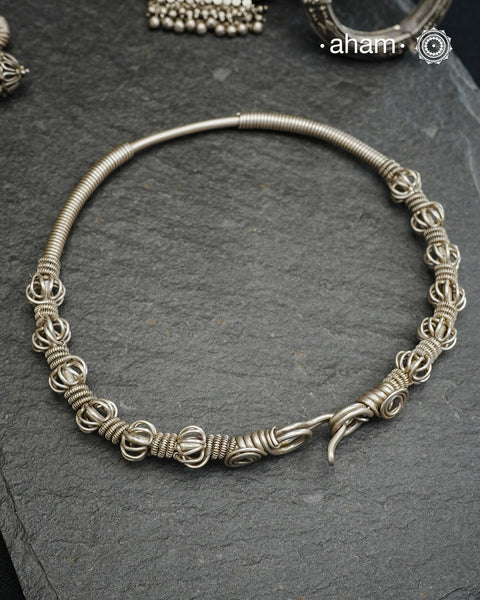 Vintage tribal silver hasli with Twist wire work. Opens in the front.