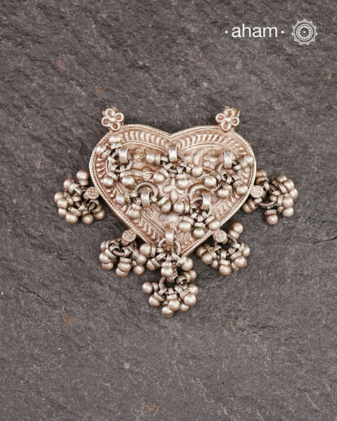 Beautiful handcrafted tribal silver amulet pendant from a bygone area, that bring back memories and stories of that time.&nbsp;Wear it with a long chain or with a black thread, or layer them to create a distinct look.