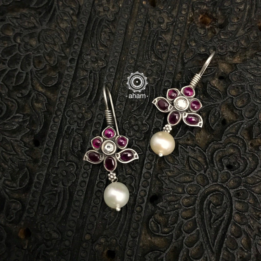 Stunning and gorgeous, an impeccably handcrafted pair of Kemp stone earrings in 92.5% sterling silver with pearl drop.