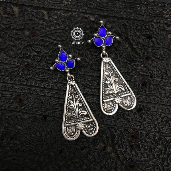 Mewad heart earrings in 92.5 sterling silver with beautiful chitai work. An ode to the glorious state of Rajasthan.
