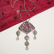 Beautiful Kemp one of kind neckpiece with double peacock motifs and semi precious stone setting. Crafted by skilful artisans in 92.5 sterling silver. 
