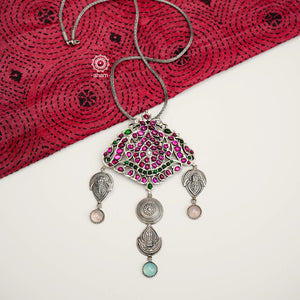 Beautiful Kemp one of kind neckpiece with double peacock motifs and semi precious stone setting. Crafted by skilful artisans in 92.5 sterling silver. 