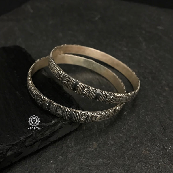 Handcrafted everyday wear silver bangles with intricate rava work. 