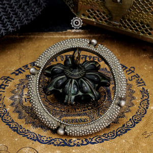 Vintage silver kada with intricate work, handcrafted by skilful artisans. Beautiful piece from a bygone area, that bring back memories and stories of that time.  The price is for one piece only.