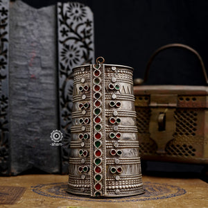 Handcrafted vintage silver long kada. Beautiful piece from a bygone era, that bring back memories and stories of that time. 