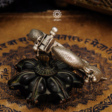 Vintage silver kada handcrafted by skilful artisans. A beautiful piece from a bygone area, that bring back memories and stories of that time. 