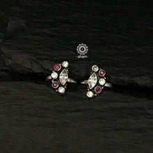 92.5 Silver Adjustable Toe rings with stone setting 