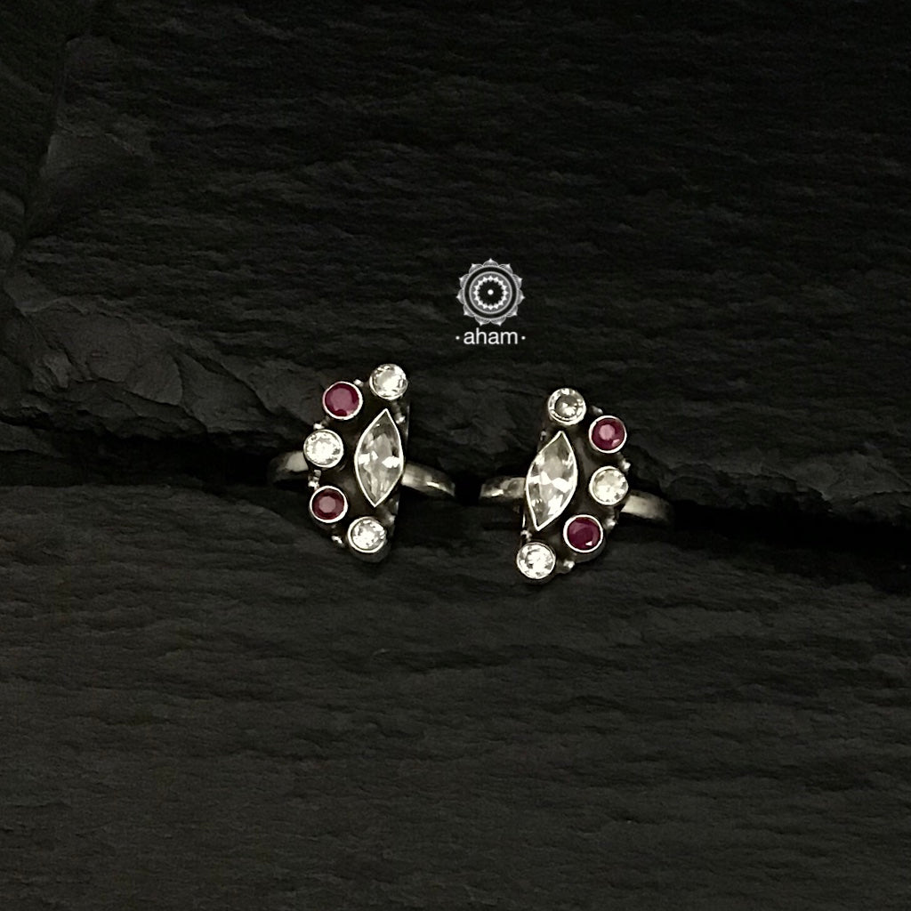 92.5 Silver Adjustable Toe rings with stone setting 