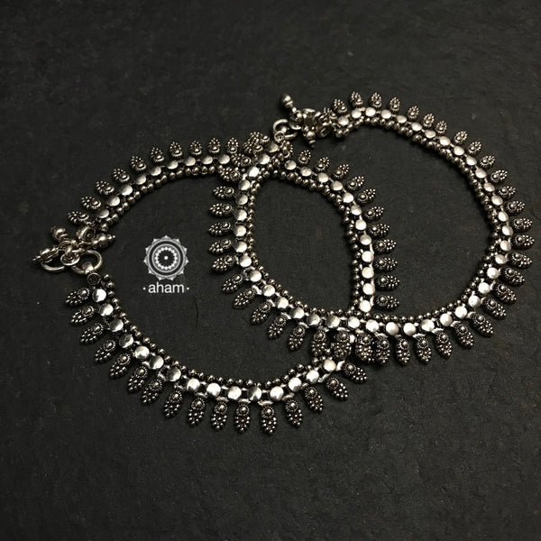 Make an elegant statement in these anklets crafted in 92.5 sterling silver with traditional artistry. Pair it with a embroidered kurti, closed shoes, and a potli bag to enhance your look