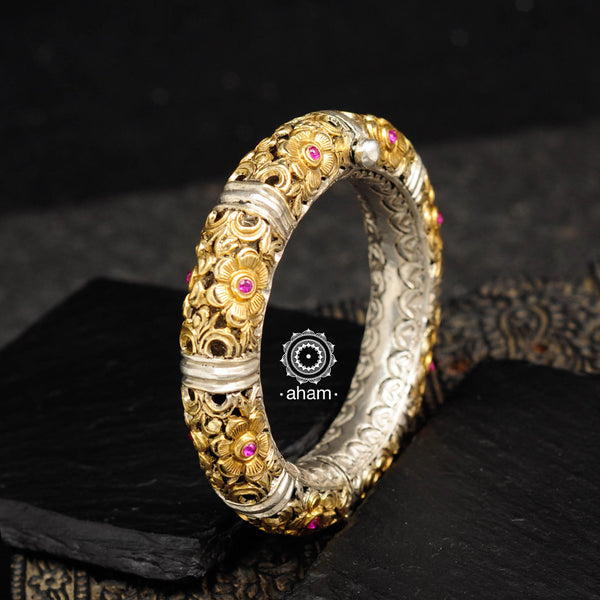 Noori two tone hand kada handcrafted in 92.5 sterling silver with intricate floral Chitai carving work. The beauty of two tone jewellery pieces is that they are so versatile, they can be clubbed and styled with so many outfits, including your Indian and Western wear.